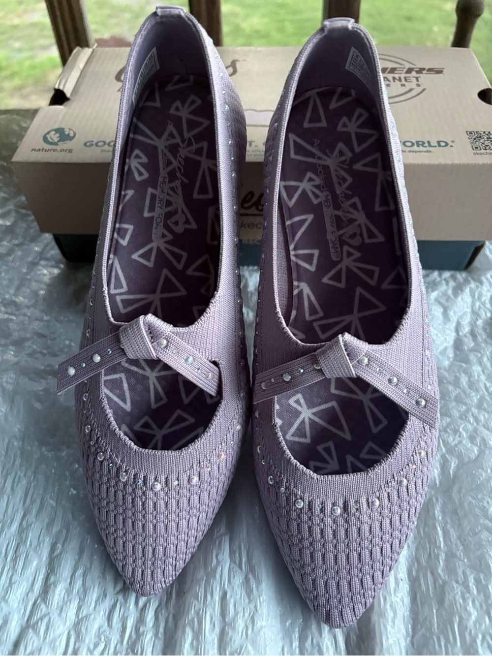 NWT Skechers Cleo Point Luxurious Rhinestone Mary Jane Flats 6
